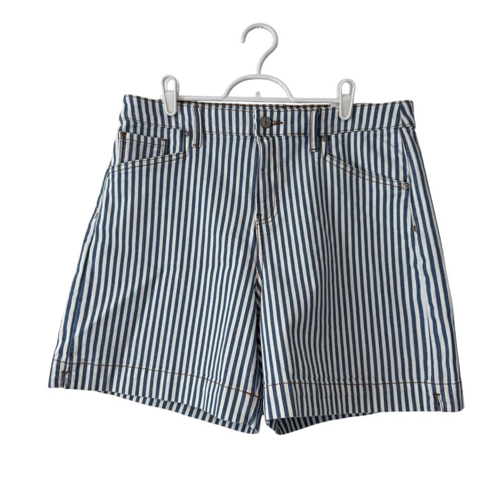 Chicos 2 Denim Mercado Trouser Shorts Women's Sz 12 Blue White Stripe 6.5 Inseam